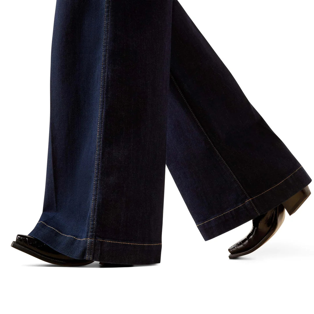 Ariat - Women's Ultra High Rise Wide Leg Veronica Jeans