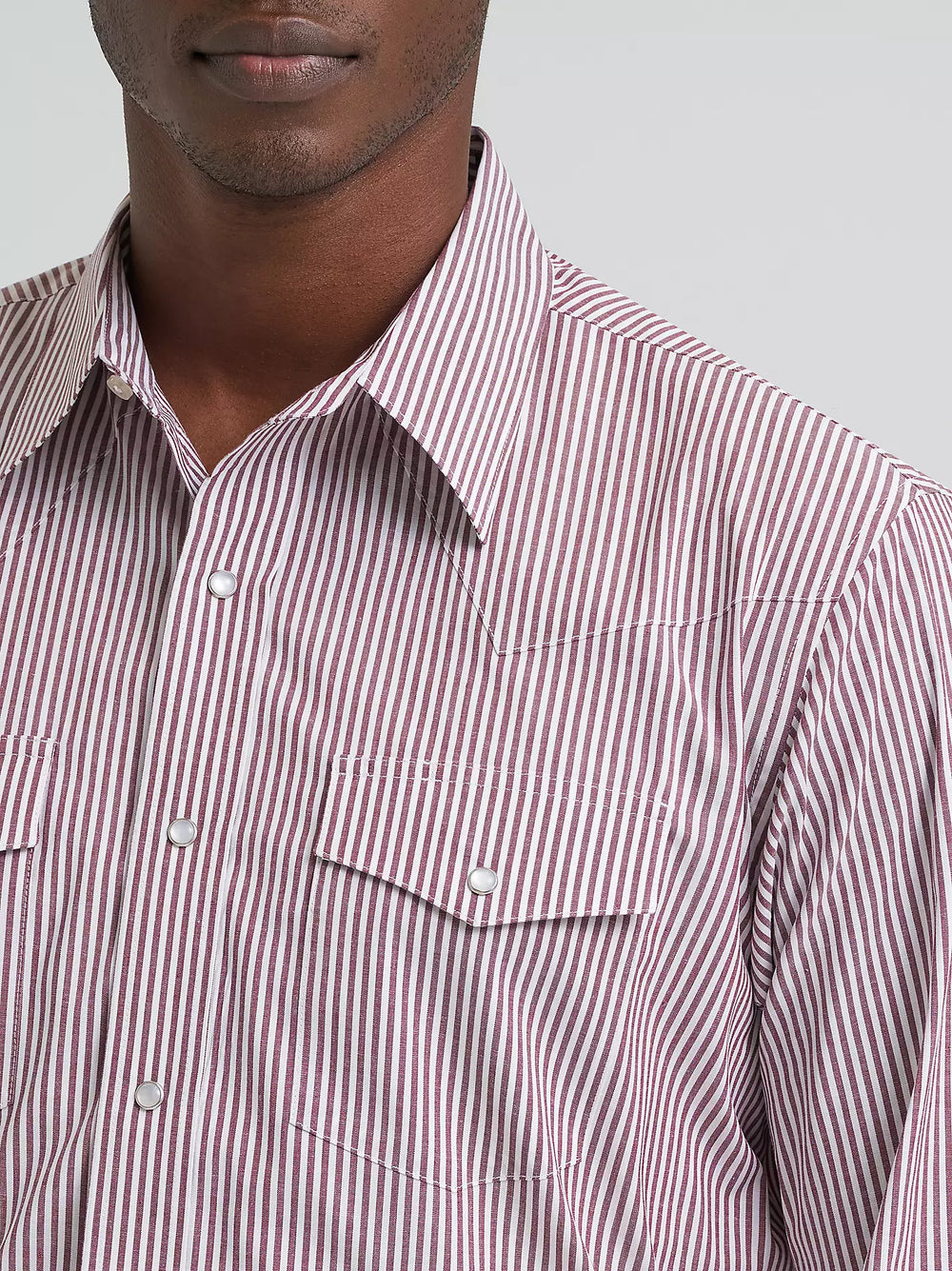 Wrangler - Men's Wrinkle Resistant Wine Stripe Arena Shirt