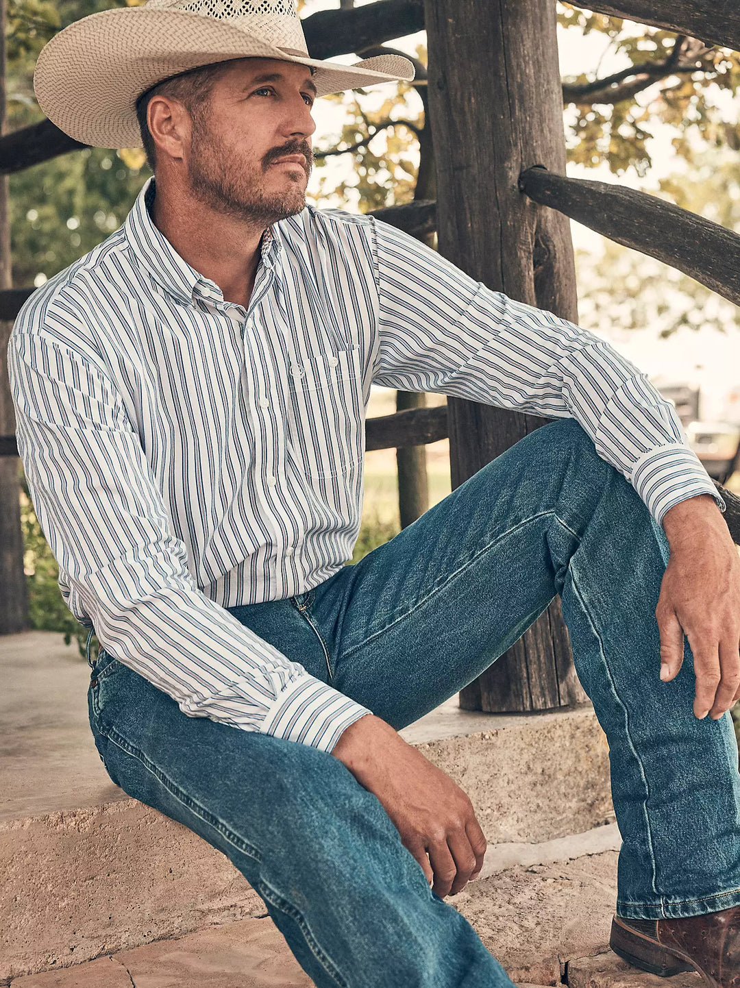 Wrangler - Men's George Strait Blue Stripe Arena Shirt