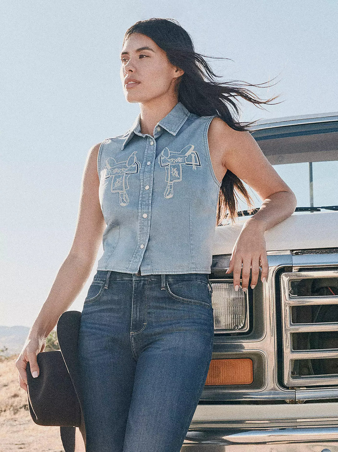 Wrangler - Womens Cowgirl Saddle Sleeveless Shirt