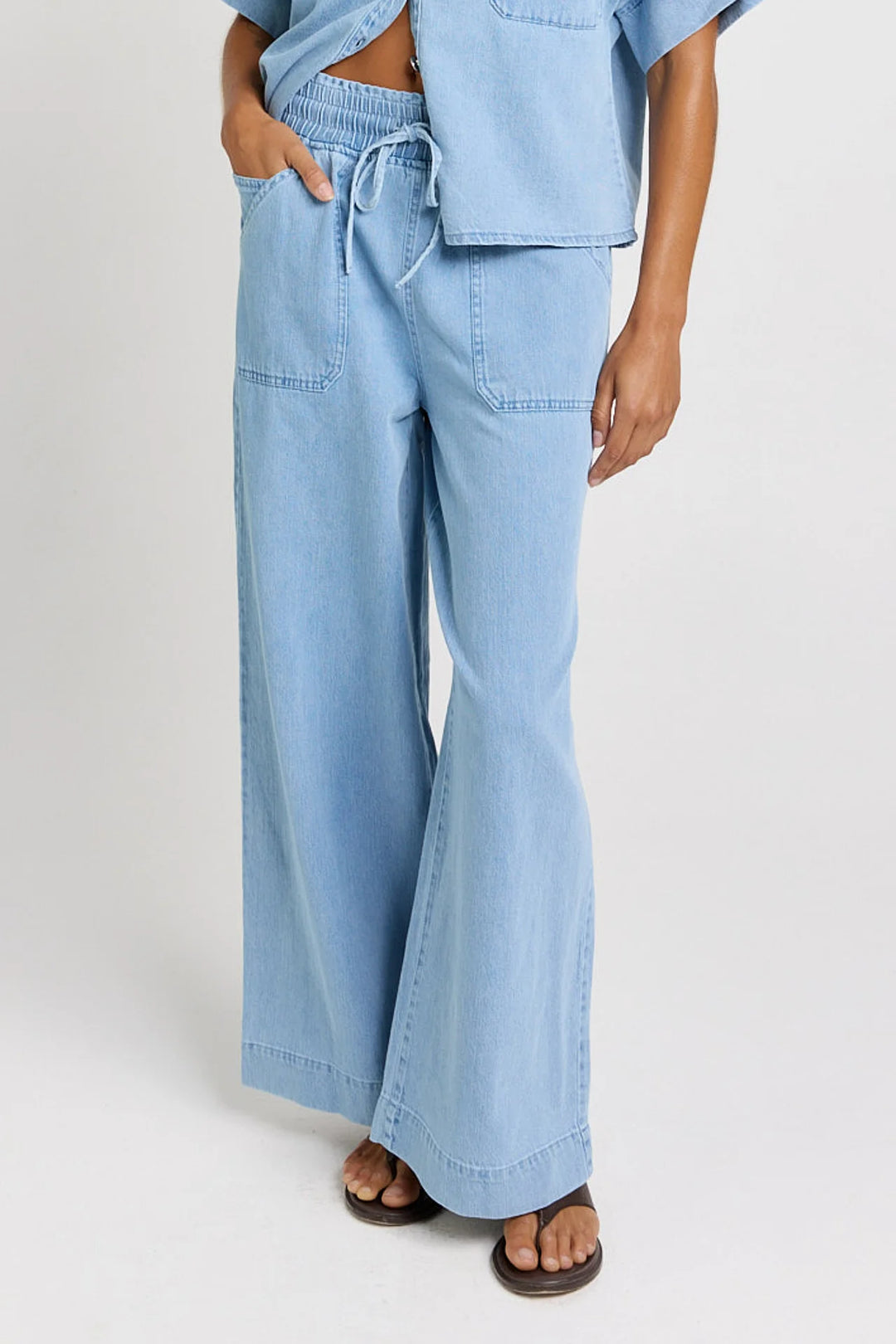 Buffalo Belle - Womens Saffra Relax Leg Jean - Medium Wash