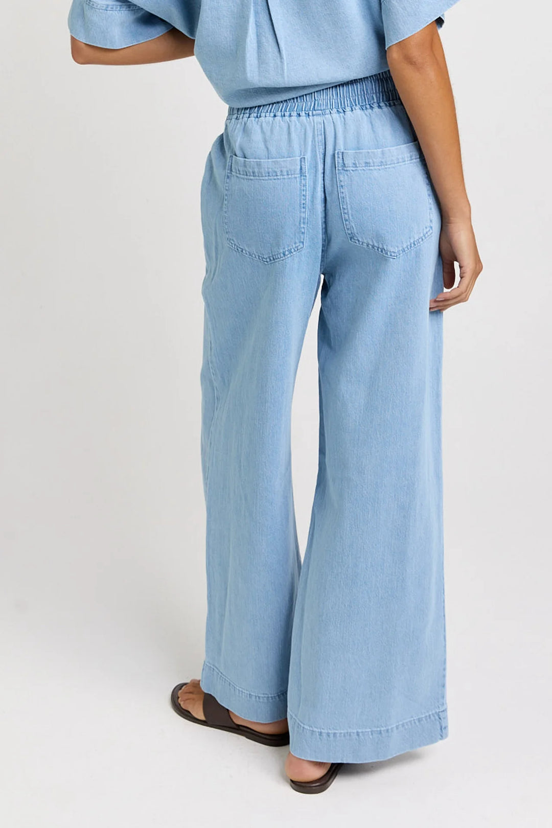 Buffalo Belle - Womens Saffra Relax Leg Jean - Medium Wash