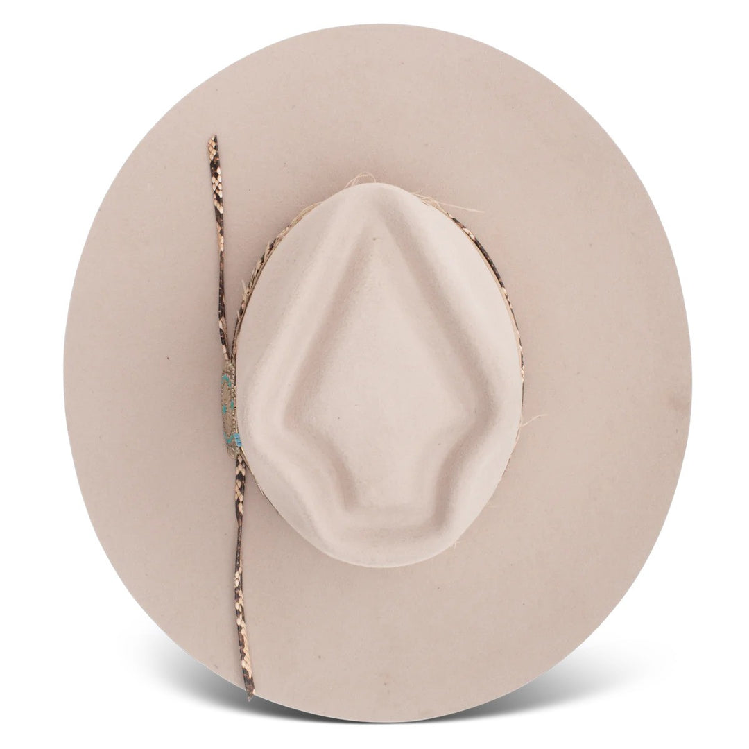 Charlie 1 Horse - Spear Point Hat Silverbelly